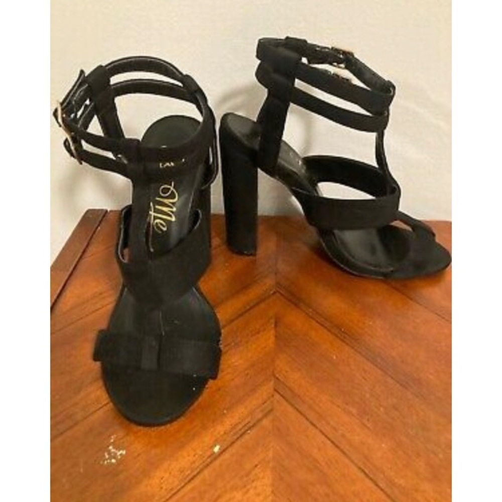 SoMe Black Strap Block Heels Size 6.5 Gold Buckled